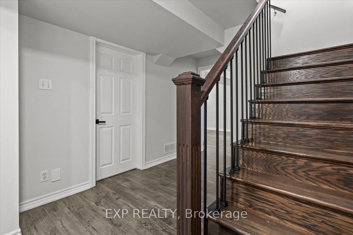 Photo 16 of 32 Michael Crescent, Barrie, East Bayfield — HOMEH