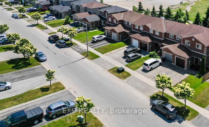 Photo 22 of 32 Michael Crescent, Barrie, East Bayfield — HOMEH