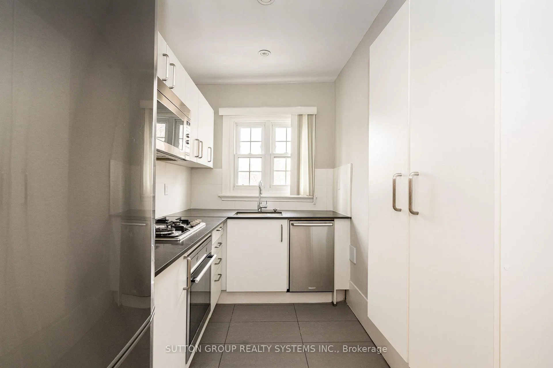 Photo 8 of Unit 11, 2875 Yonge Street, Toronto, Lawrence Park North — HOMEH