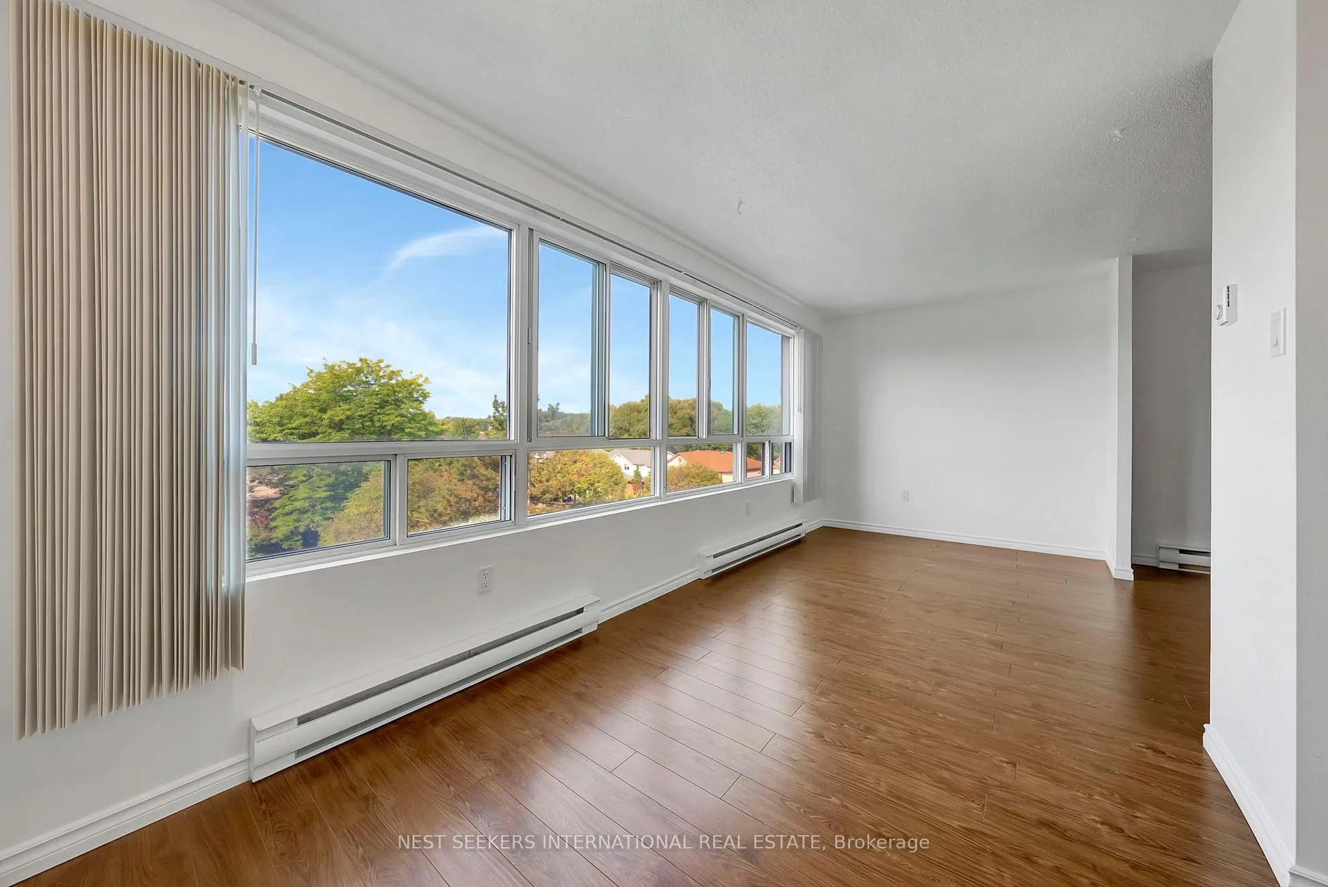 Photo 6 of Unit 401, 65 Highland Crescent, Kitchener — HOMEH