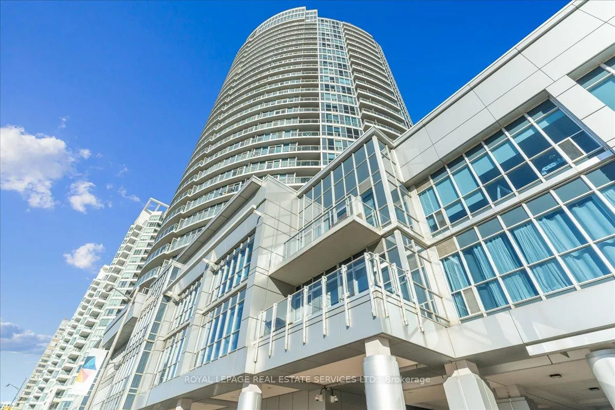 Photo 2 of Unit 1007, 218 Queens Quay W, Toronto, Waterfront Communities — HOMEH