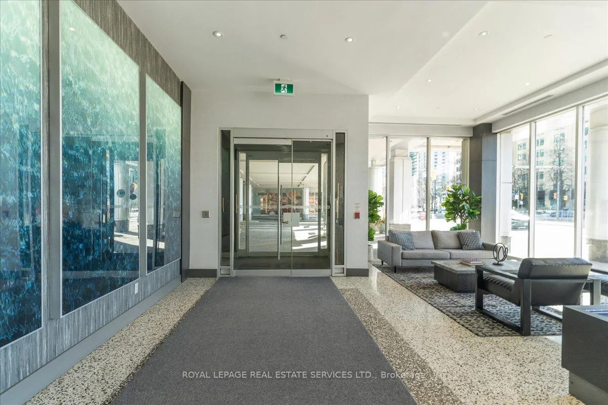 Photo 7 of Unit 1007, 218 Queens Quay W, Toronto, Waterfront Communities — HOMEH