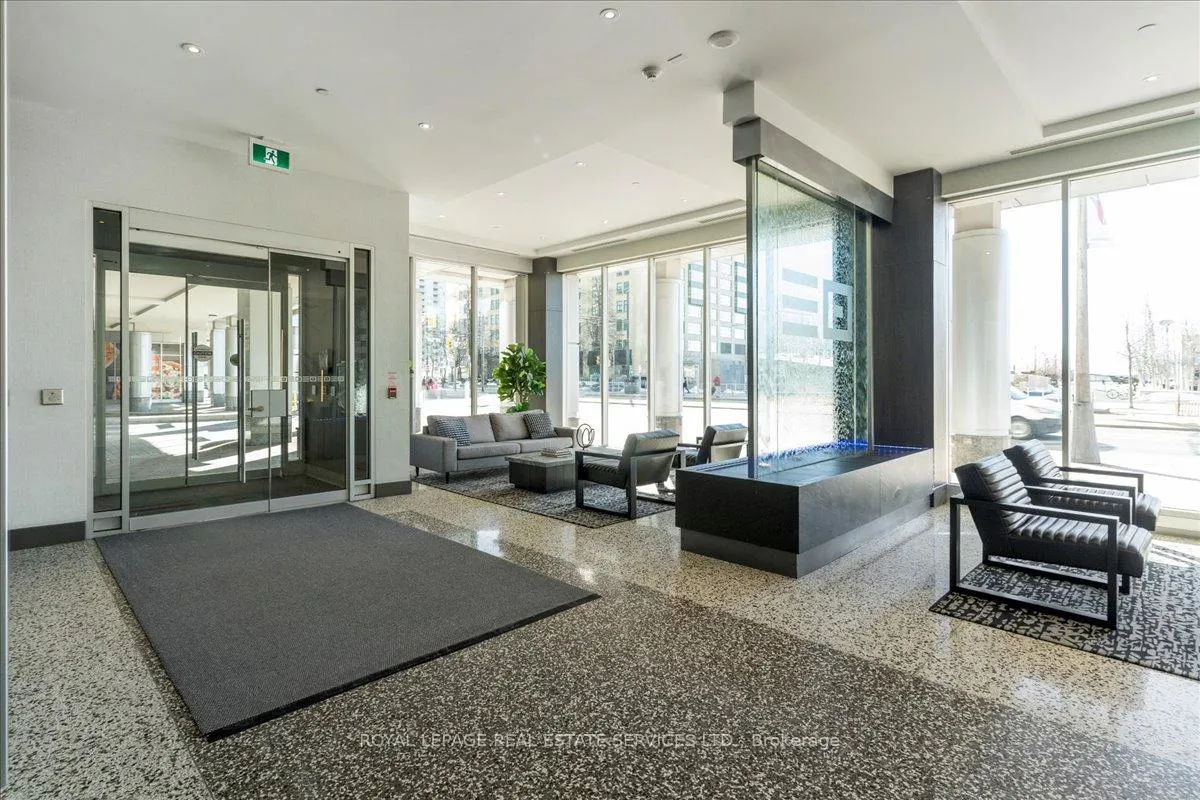 Photo 8 of Unit 1007, 218 Queens Quay W, Toronto, Waterfront Communities — HOMEH