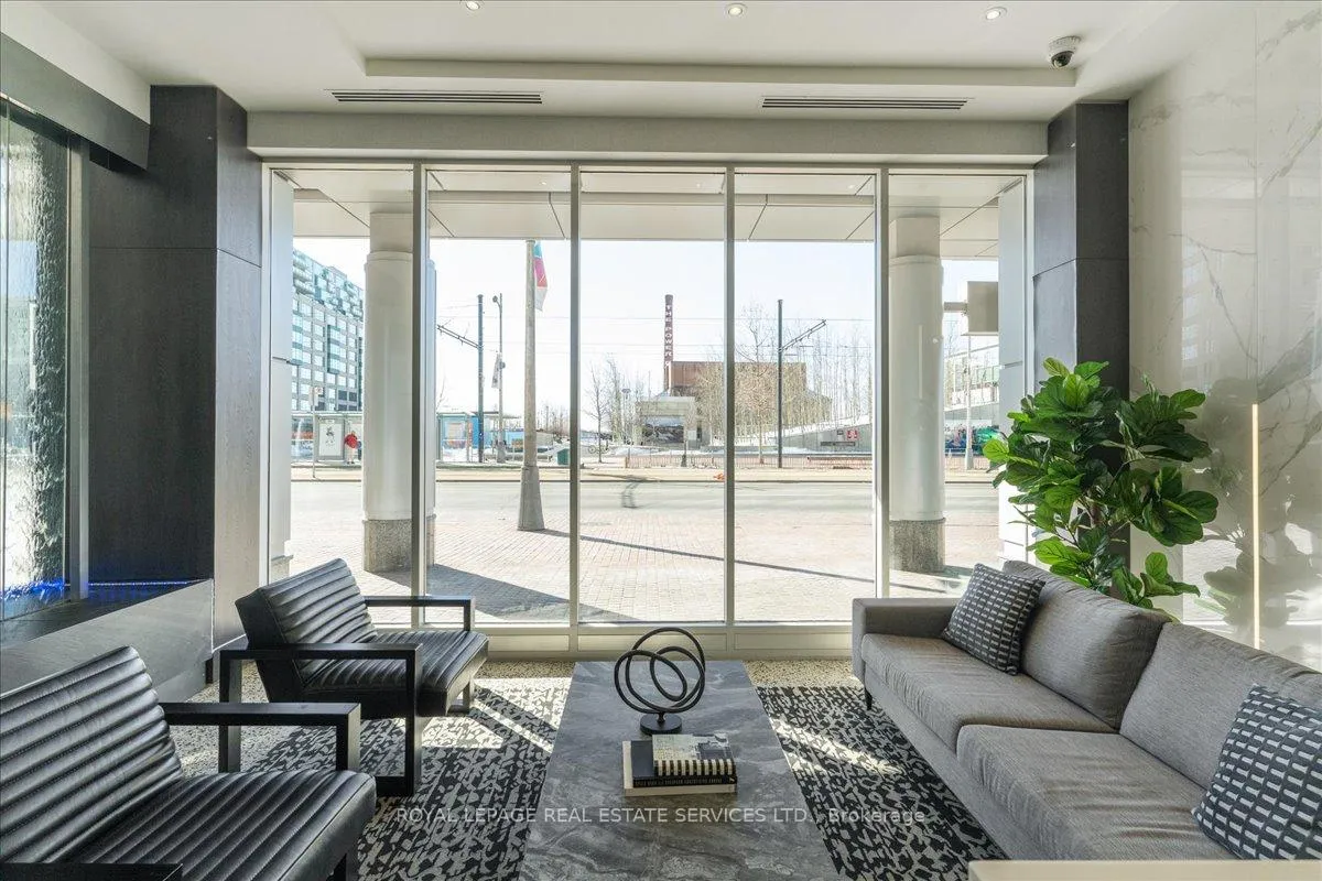 Photo 9 of Unit 1007, 218 Queens Quay W, Toronto, Waterfront Communities — HOMEH