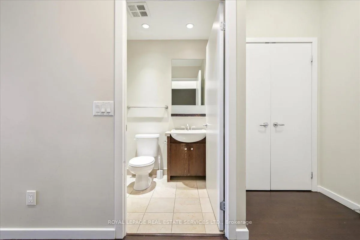 Photo 14 of Unit 1007, 218 Queens Quay W, Toronto, Waterfront Communities — HOMEH