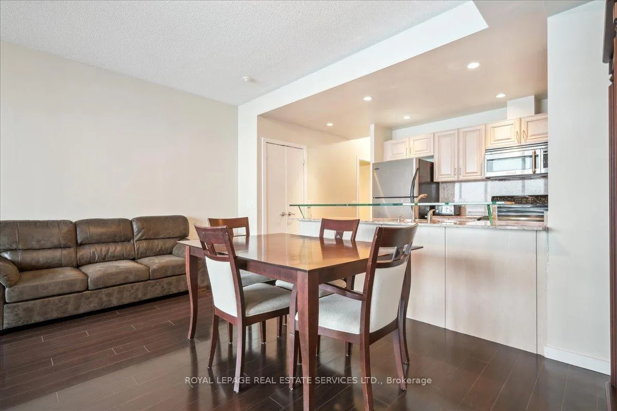Photo 24 of Unit 1007, 218 Queens Quay W, Toronto, Waterfront Communities — HOMEH