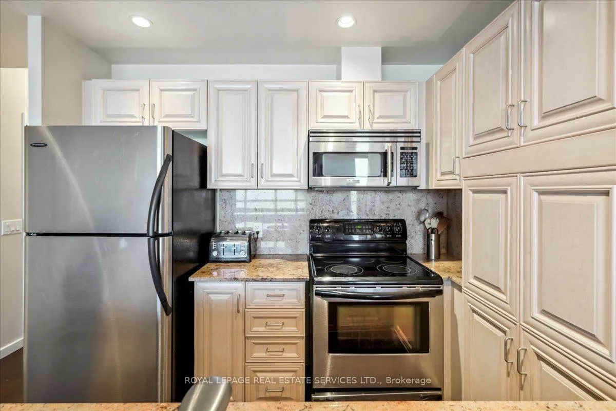 Photo 25 of Unit 1007, 218 Queens Quay W, Toronto, Waterfront Communities — HOMEH