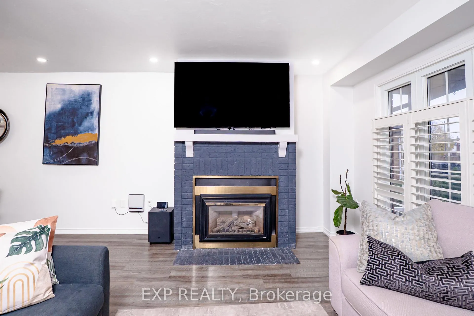 Photo 3 of 5 Rutherford Drive, Clarington, Newcastle — HOMEH