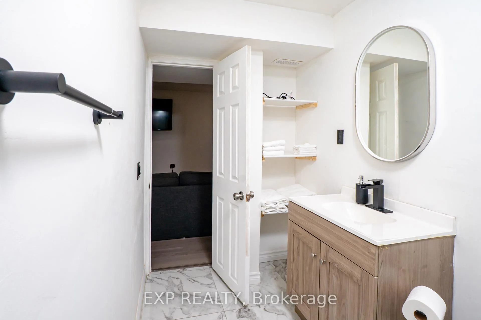 Photo 38 of 5 Rutherford Drive, Clarington, Newcastle — HOMEH