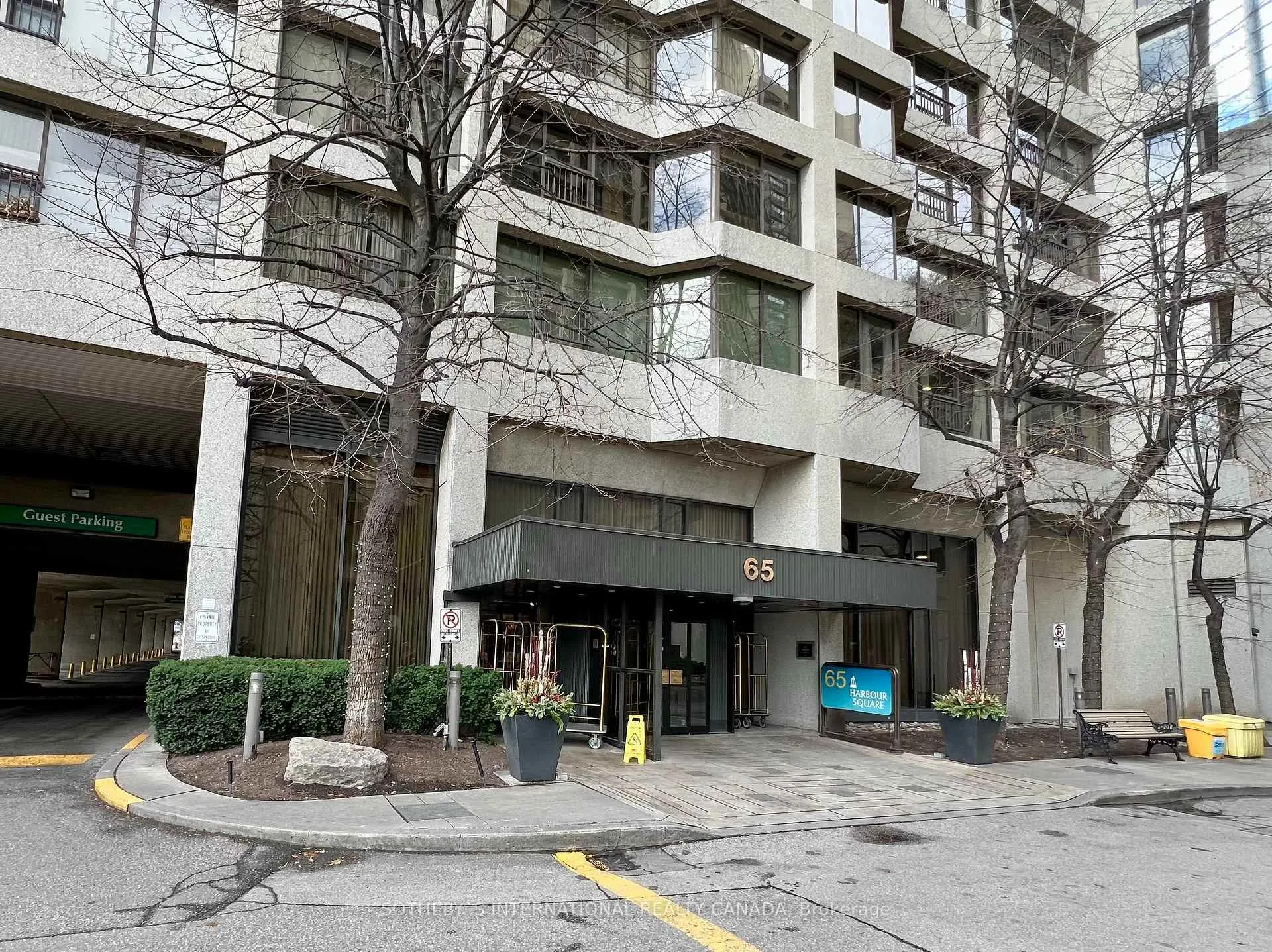 Photo 5 of Unit 3404, 65 Harbour Square, Toronto, Waterfront Communities — HOMEH