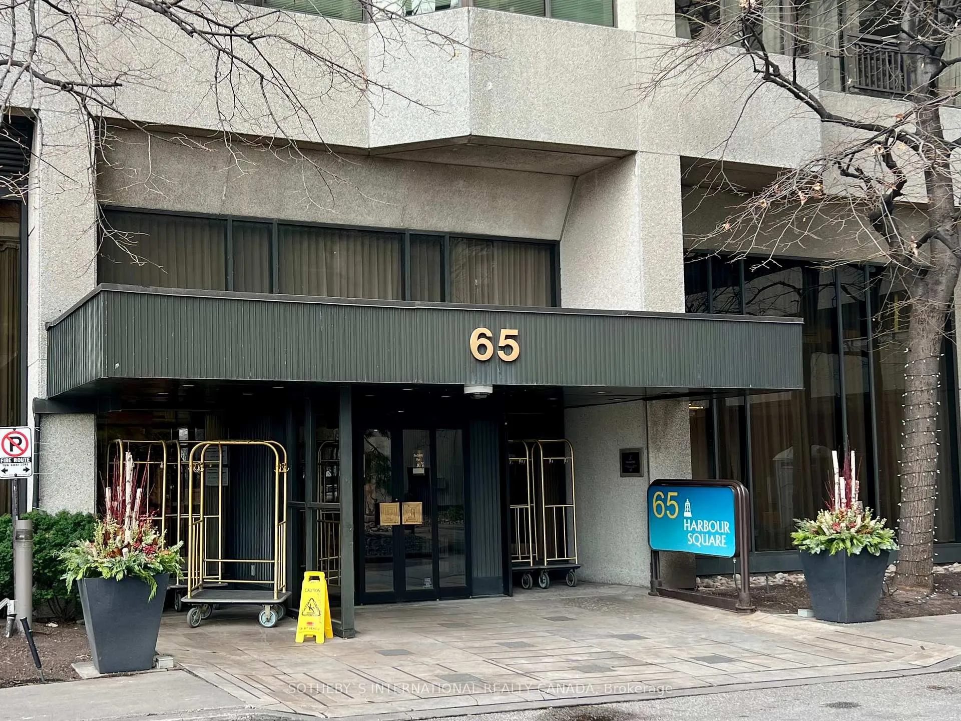 Photo 6 of Unit 3404, 65 Harbour Square, Toronto, Waterfront Communities — HOMEH