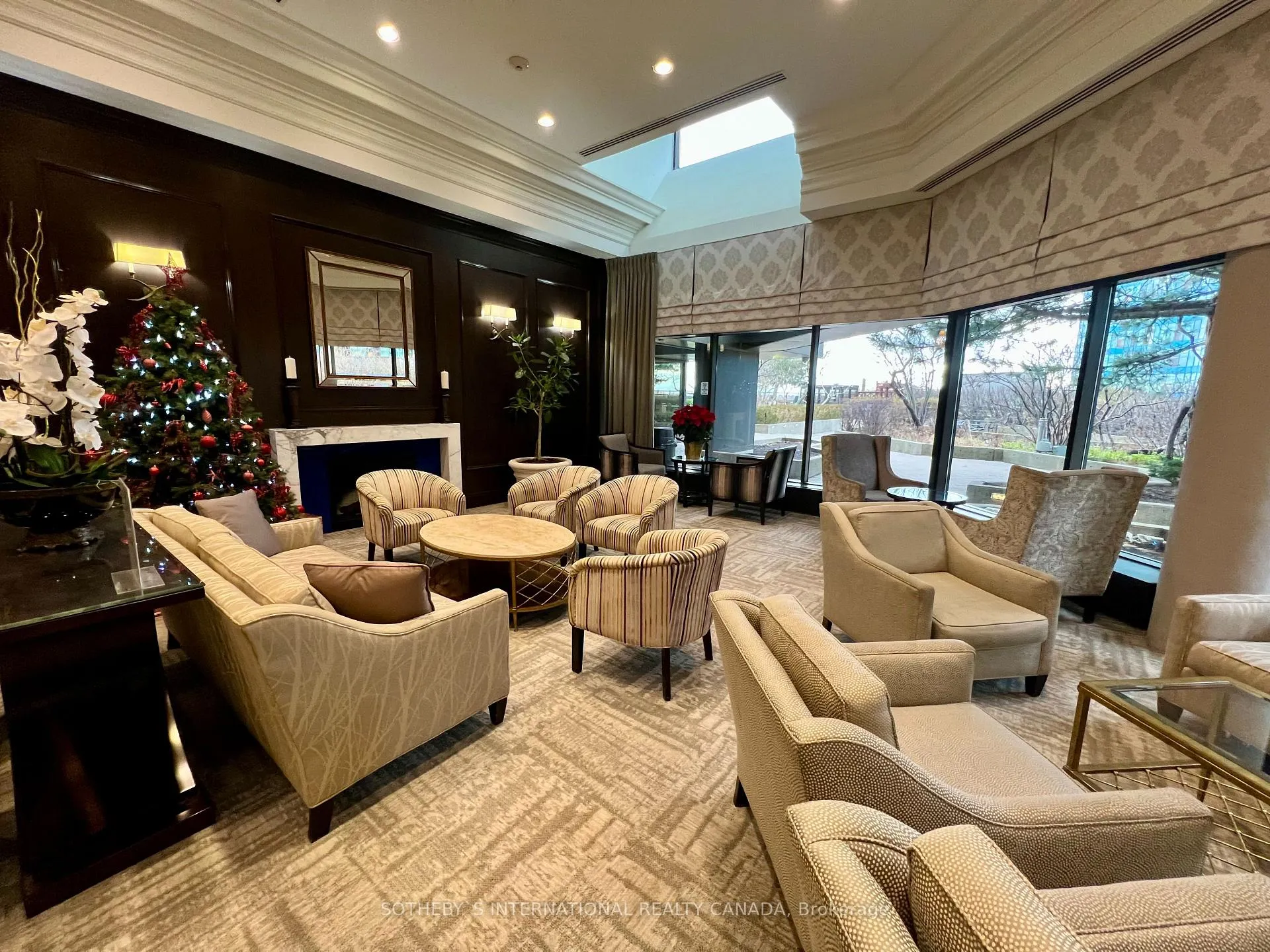 Photo 10 of Unit 3404, 65 Harbour Square, Toronto, Waterfront Communities — HOMEH