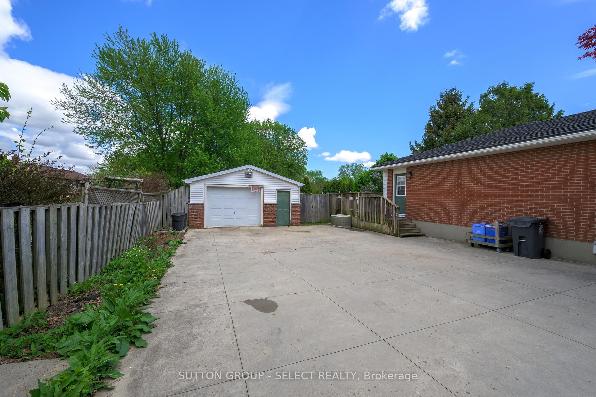 Photo 6 of 108 Coulter Avenue, Central Elgin, Rural Central Elgin — HOMEH