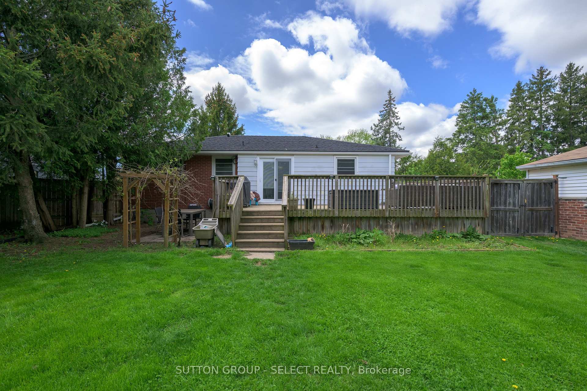 Photo 9 of 108 Coulter Avenue, Central Elgin, Rural Central Elgin — HOMEH