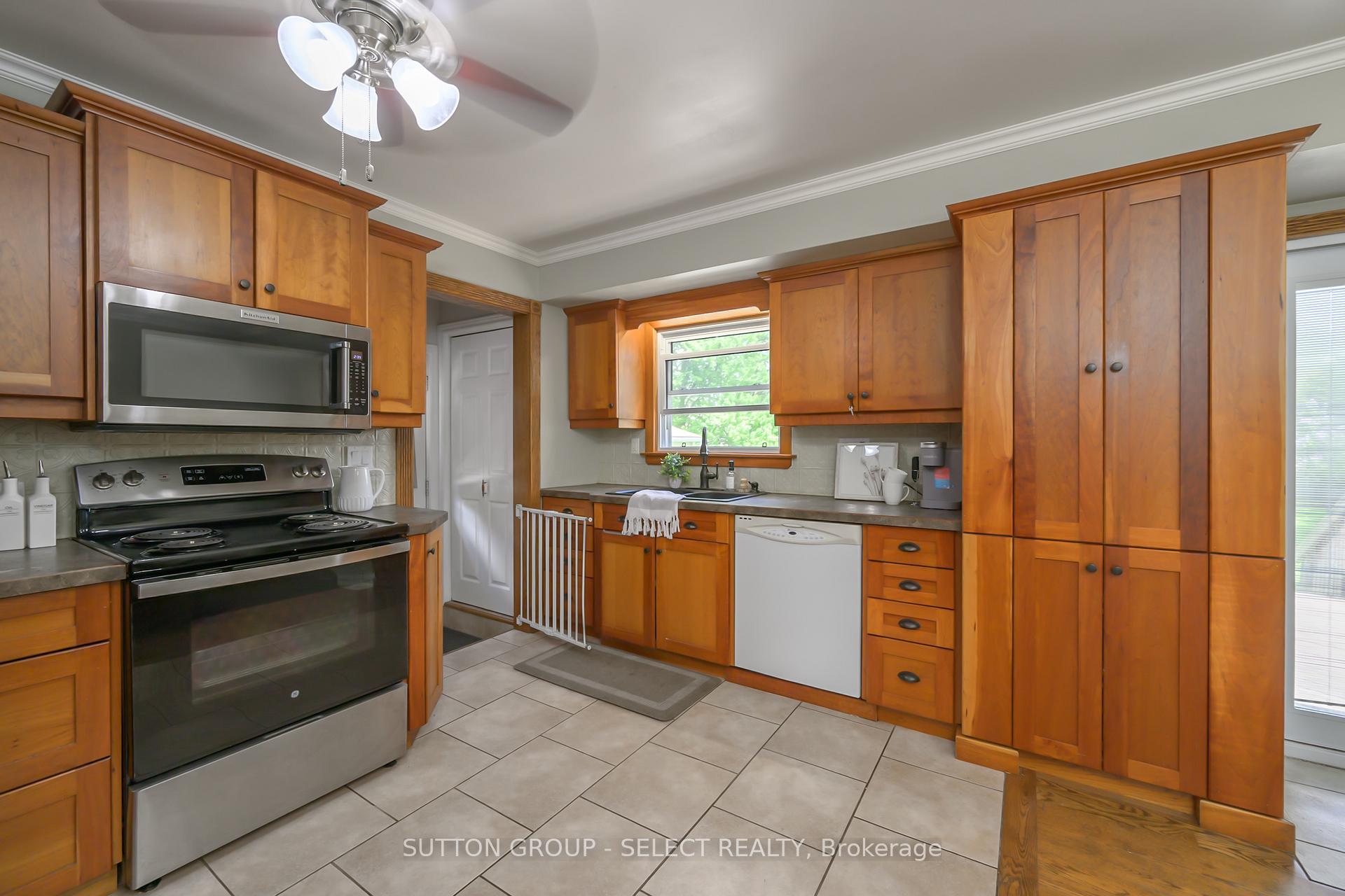 Photo 17 of 108 Coulter Avenue, Central Elgin, Rural Central Elgin — HOMEH