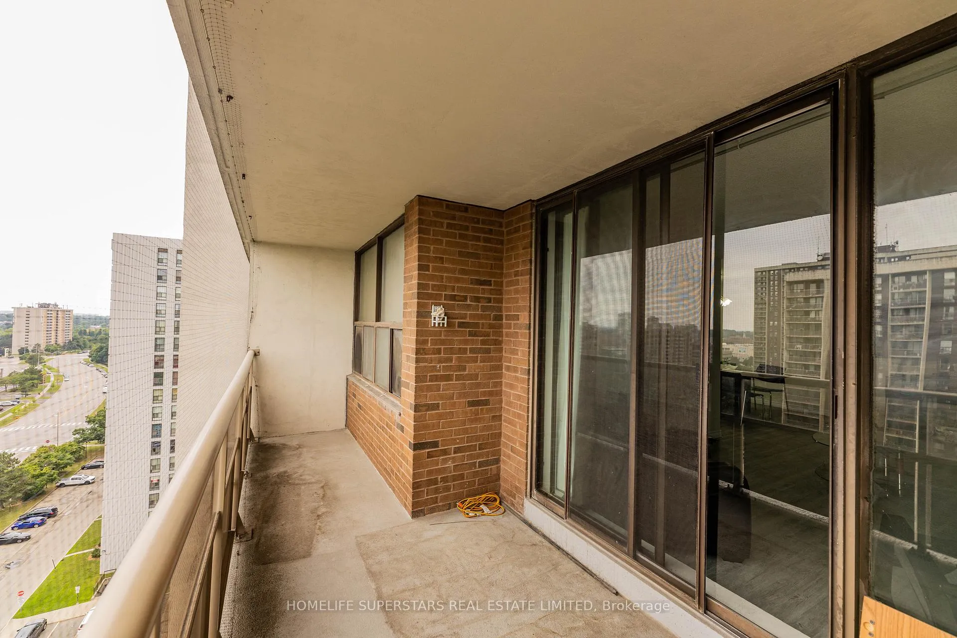 Photo 5 of Unit 1608, 4 Kings Cross Road, Brampton, Queen Street Corridor — HOMEH