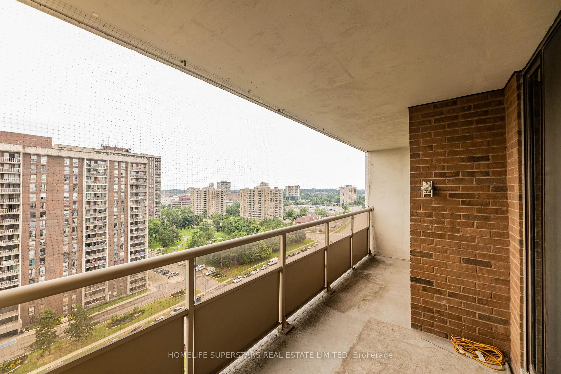 Photo 6 of Unit 1608, 4 Kings Cross Road, Brampton, Queen Street Corridor — HOMEH