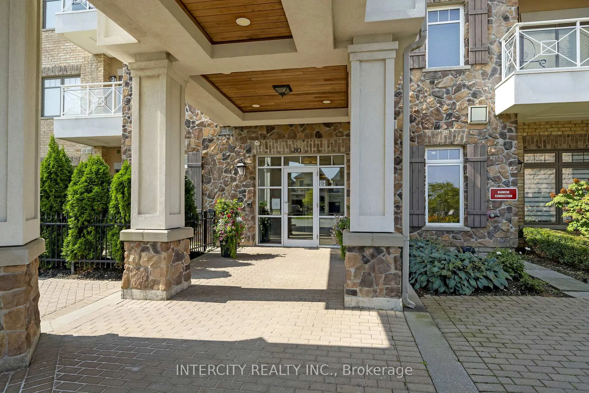 Photo 3 of Unit 302, 80 Burns Boulevard, King, King City — HOMEH
