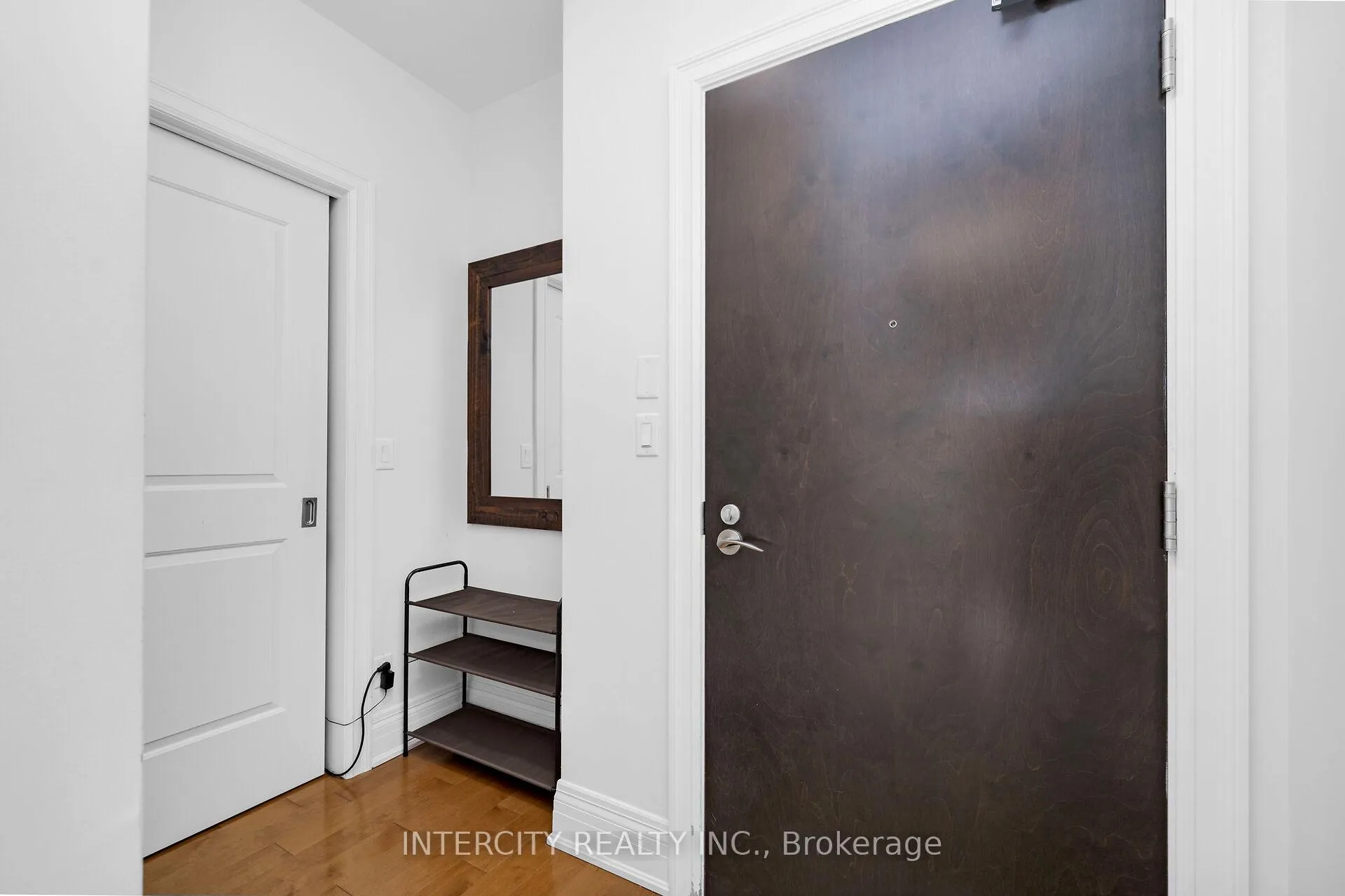 Photo 6 of Unit 302, 80 Burns Boulevard, King, King City — HOMEH