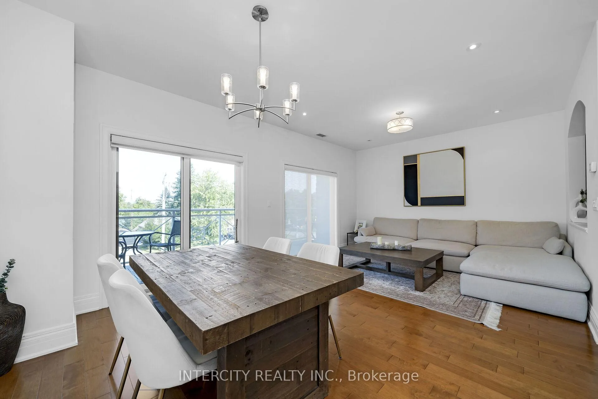 Photo 8 of Unit 302, 80 Burns Boulevard, King, King City — HOMEH