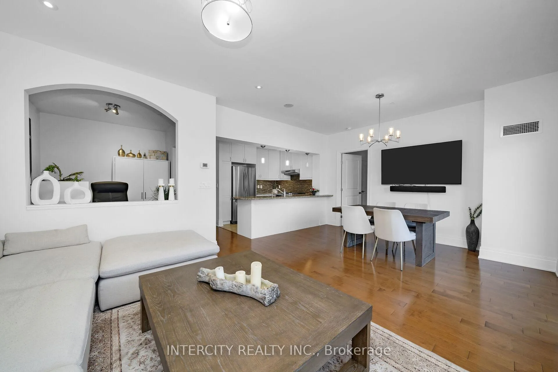 Photo 11 of Unit 302, 80 Burns Boulevard, King, King City — HOMEH