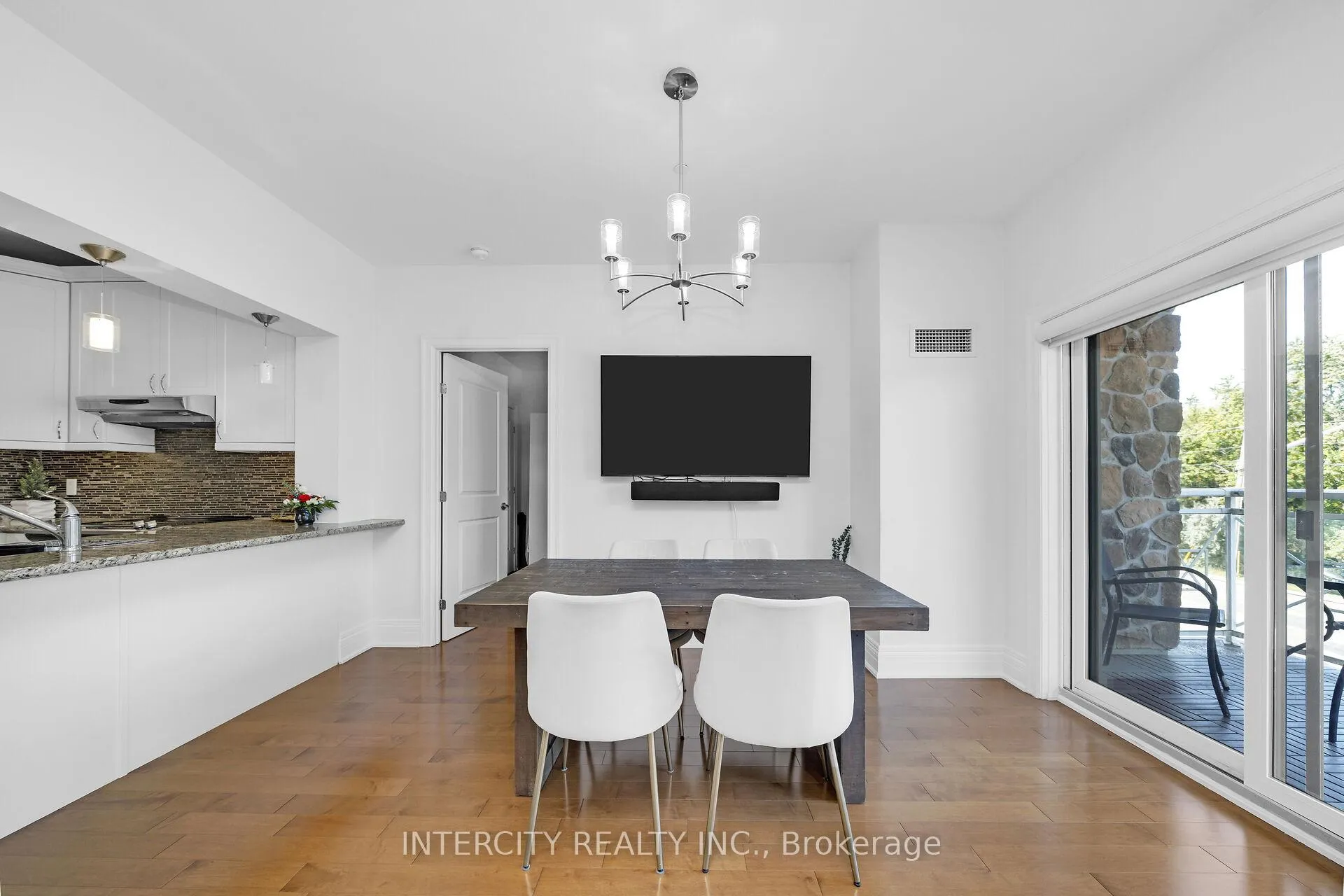 Photo 14 of Unit 302, 80 Burns Boulevard, King, King City — HOMEH