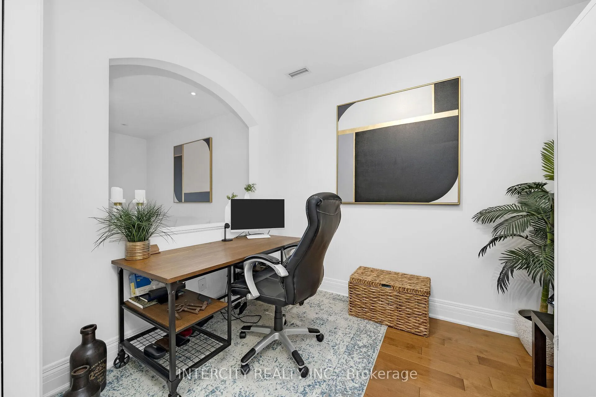 Photo 22 of Unit 302, 80 Burns Boulevard, King, King City — HOMEH