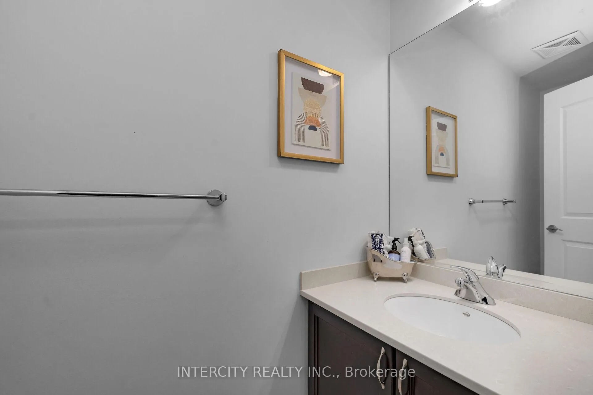 Photo 23 of Unit 302, 80 Burns Boulevard, King, King City — HOMEH