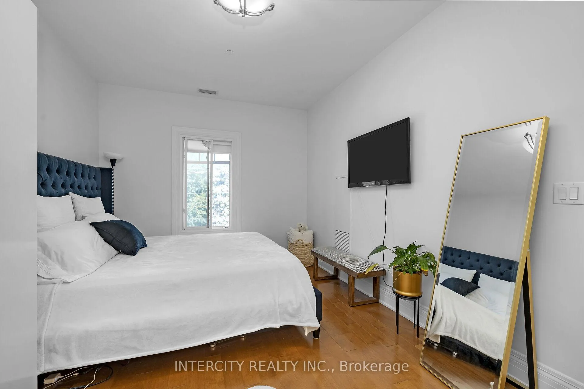 Photo 25 of Unit 302, 80 Burns Boulevard, King, King City — HOMEH