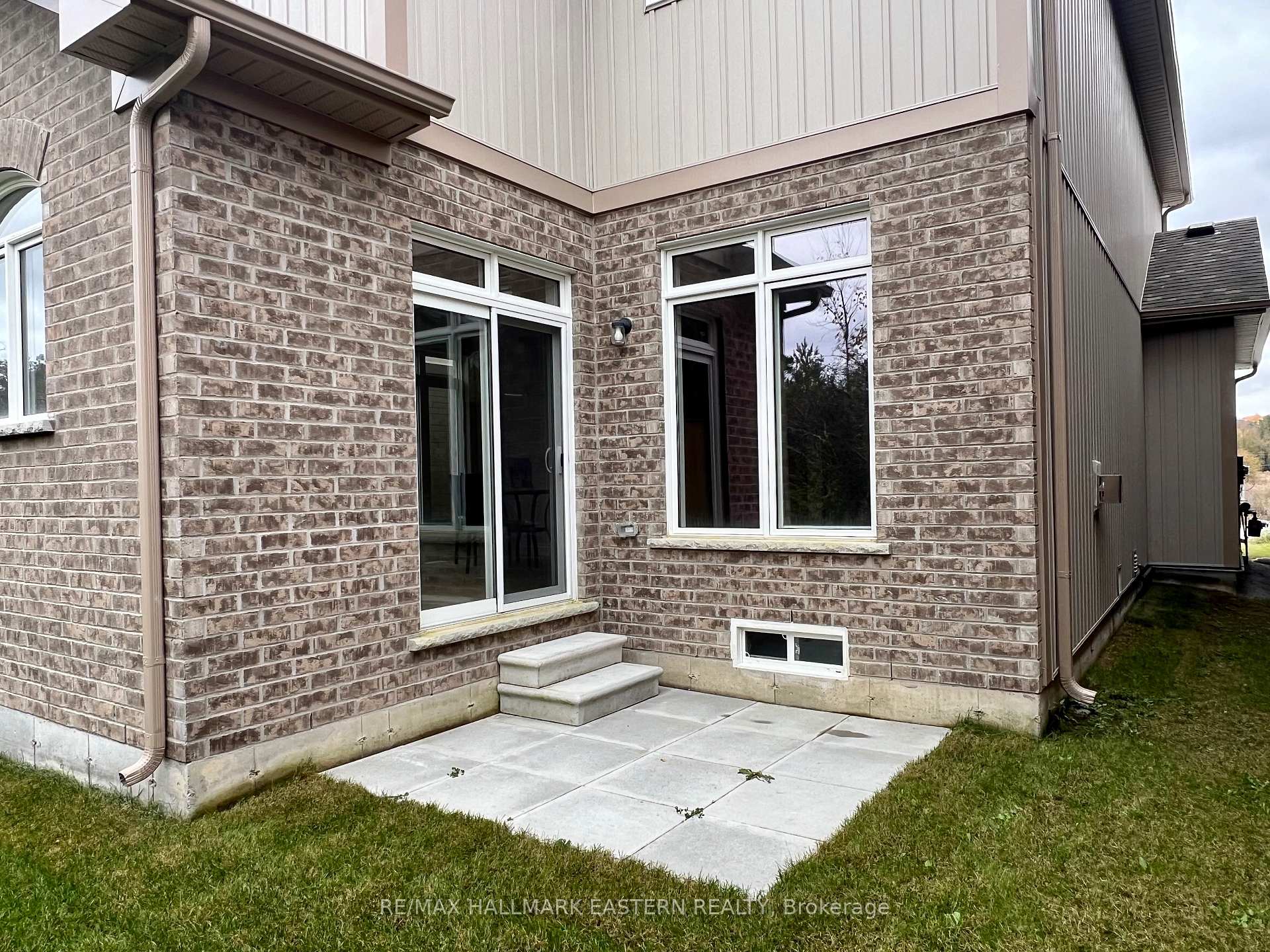 Photo 3 of 22 Coldbrook Drive, Cavan Monaghan, Cavan-Monaghan — HOMEH