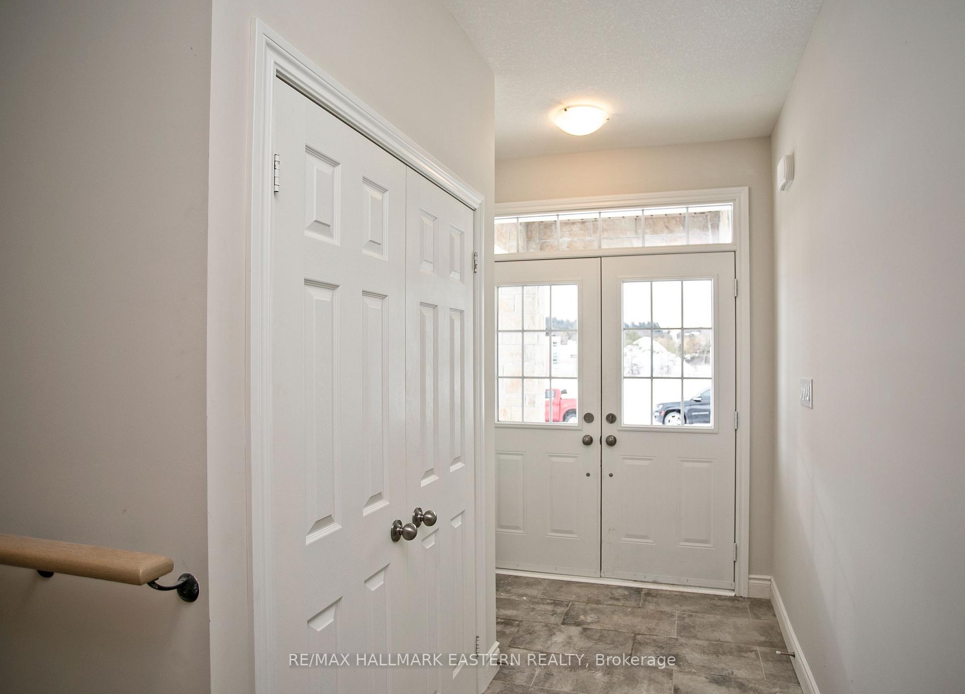 Photo 4 of 22 Coldbrook Drive, Cavan Monaghan, Cavan-Monaghan — HOMEH