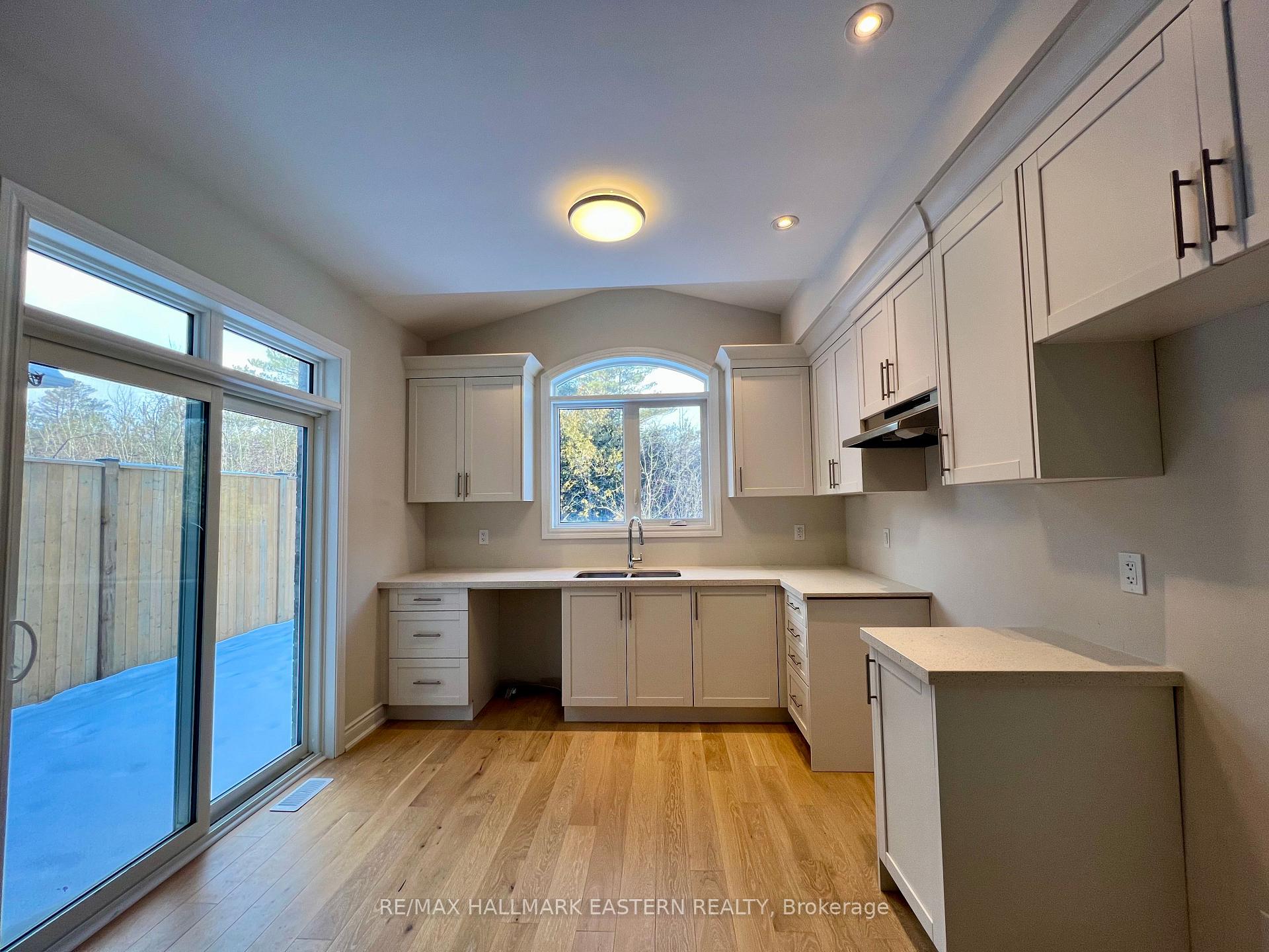 Photo 12 of 22 Coldbrook Drive, Cavan Monaghan, Cavan-Monaghan — HOMEH