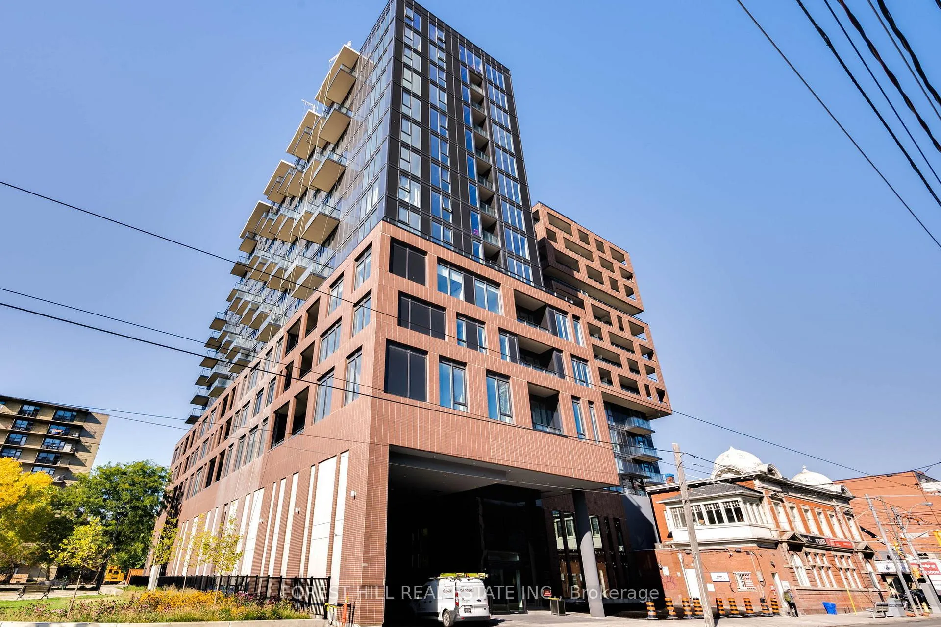 Front of Unit 418, 270 dufferin Street