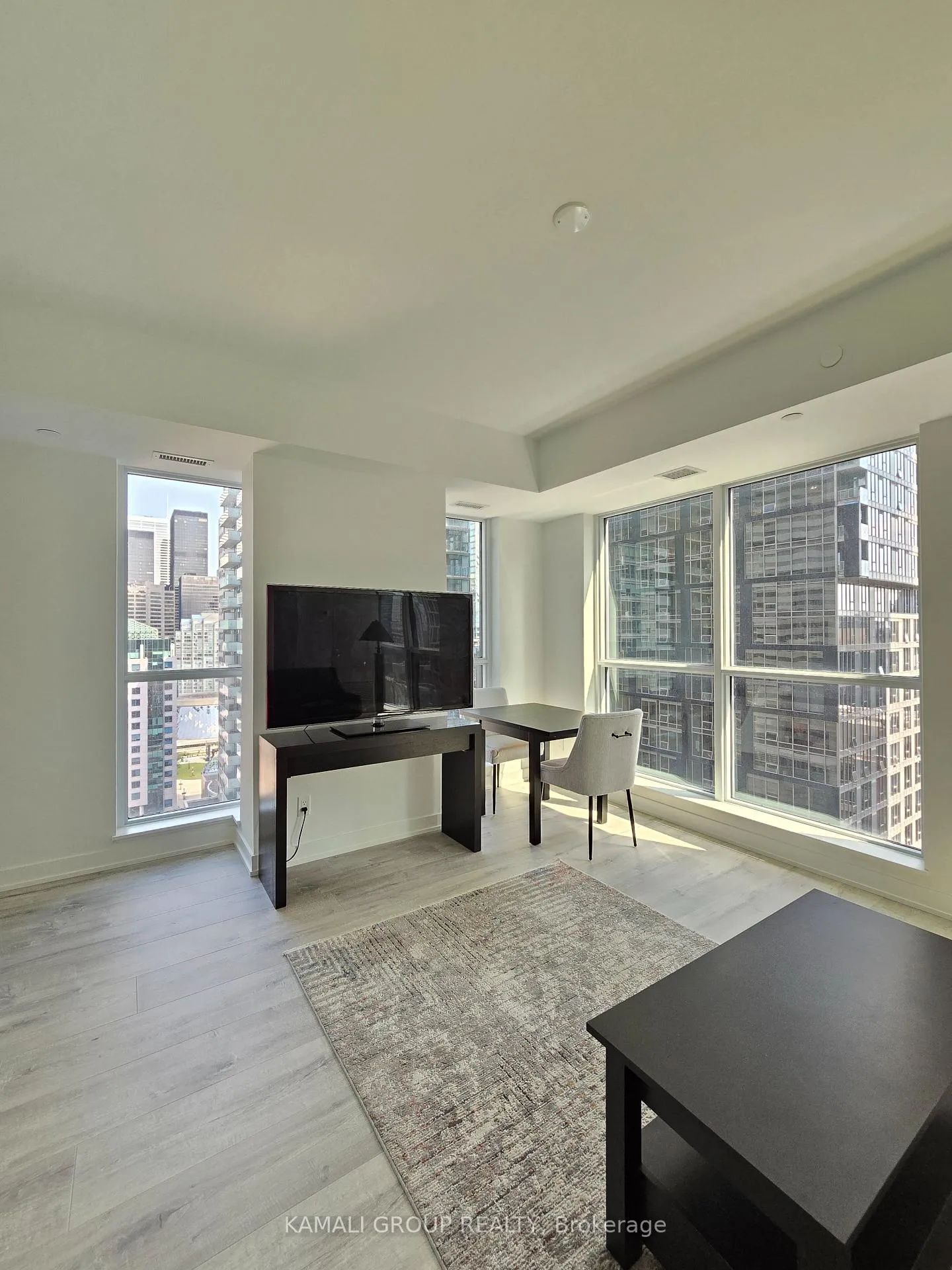 Photo 5 of Unit 2102, 327 King Street W, Toronto, Waterfront Communities — HOMEH