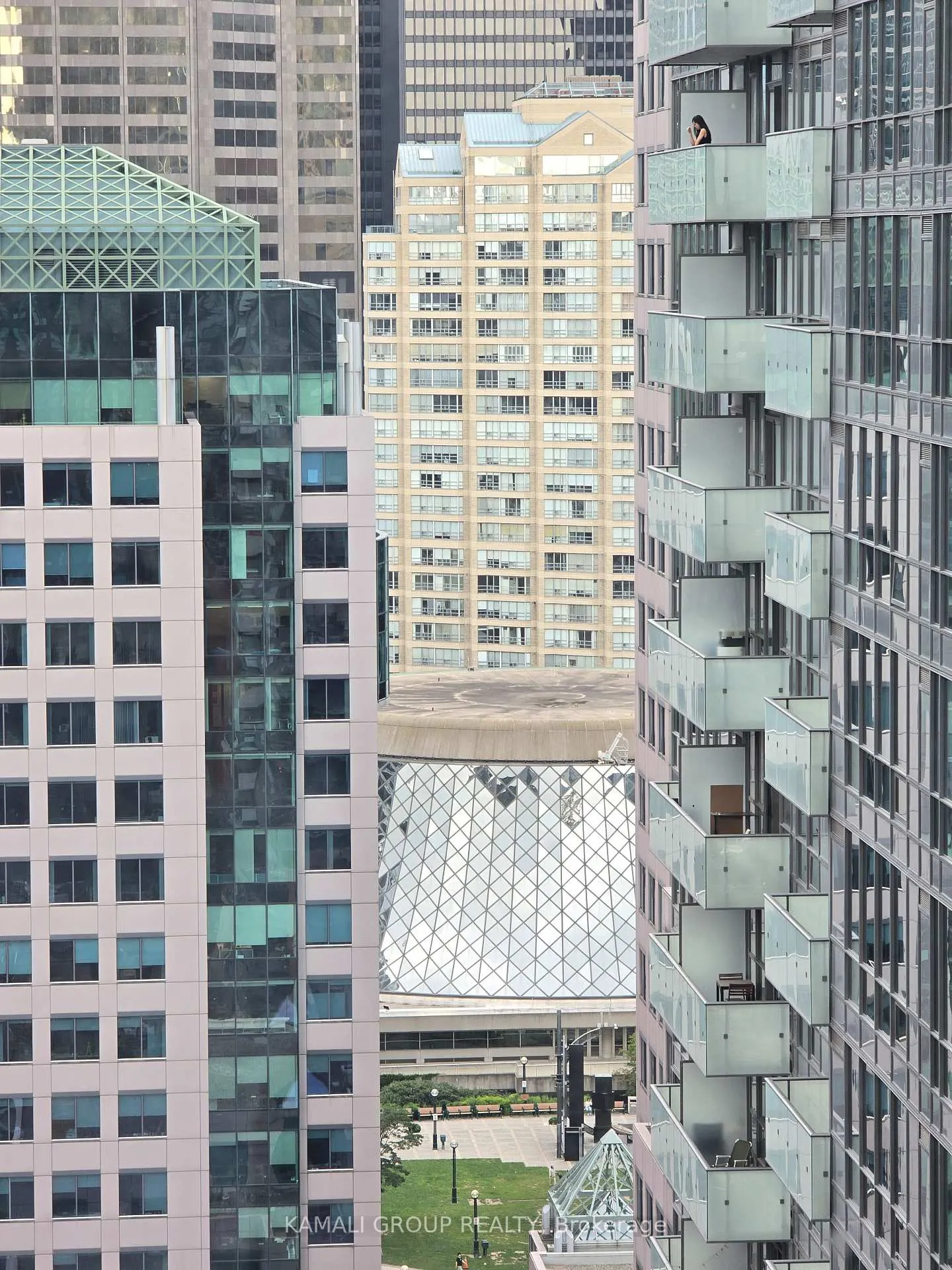 Photo 8 of Unit 2102, 327 King Street W, Toronto, Waterfront Communities — HOMEH