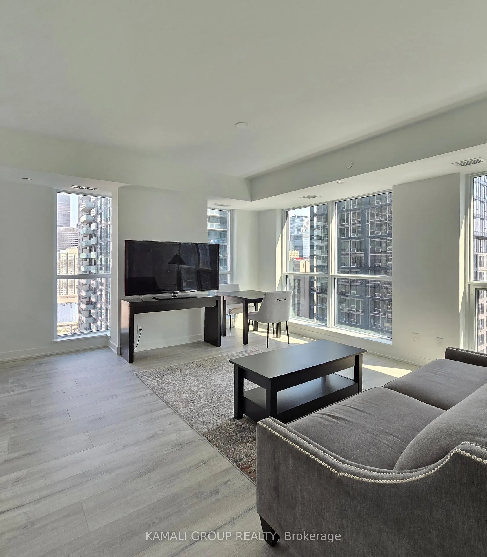 Photo 13 of Unit 2102, 327 King Street W, Toronto, Waterfront Communities — HOMEH