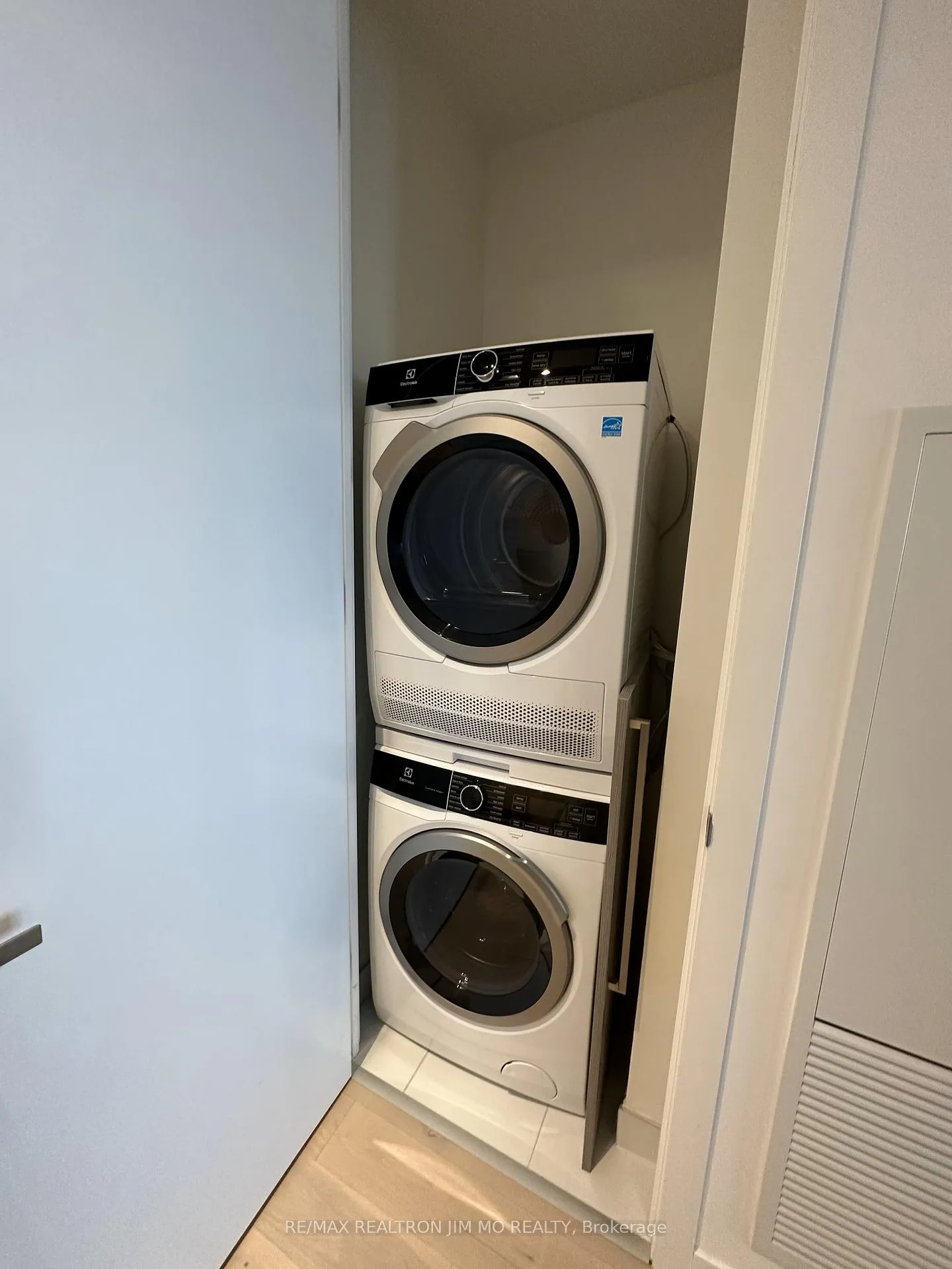 Photo 6 of Unit PH201, 138 Downes Street, Toronto, Waterfront Communities — HOMEH