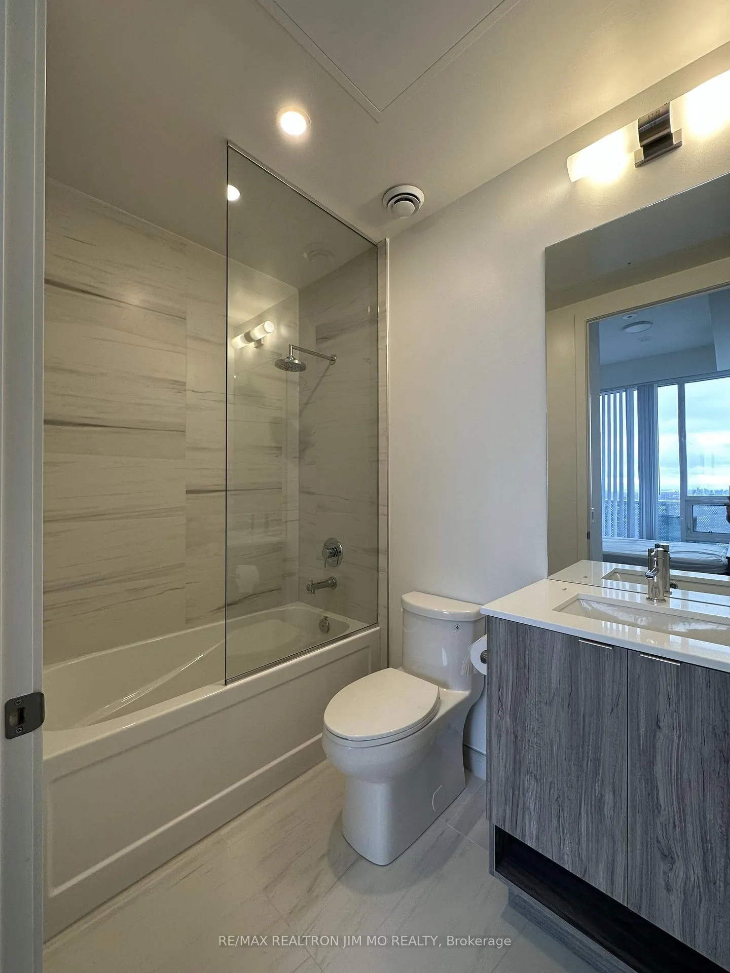 Photo 10 of Unit PH201, 138 Downes Street, Toronto, Waterfront Communities — HOMEH