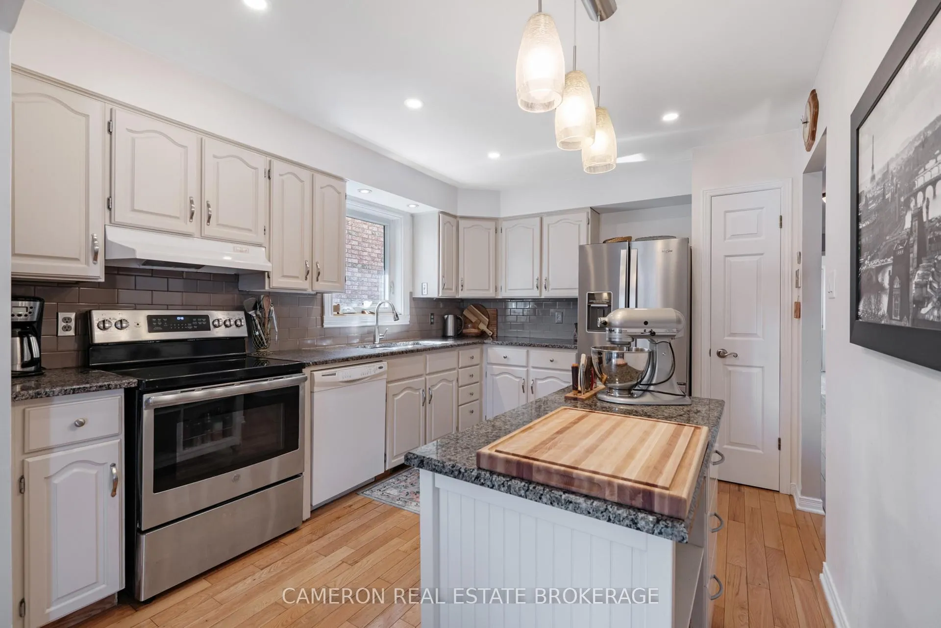 Photo 9 of 1343 Lancaster Crescent, Cornwall — HOMEH