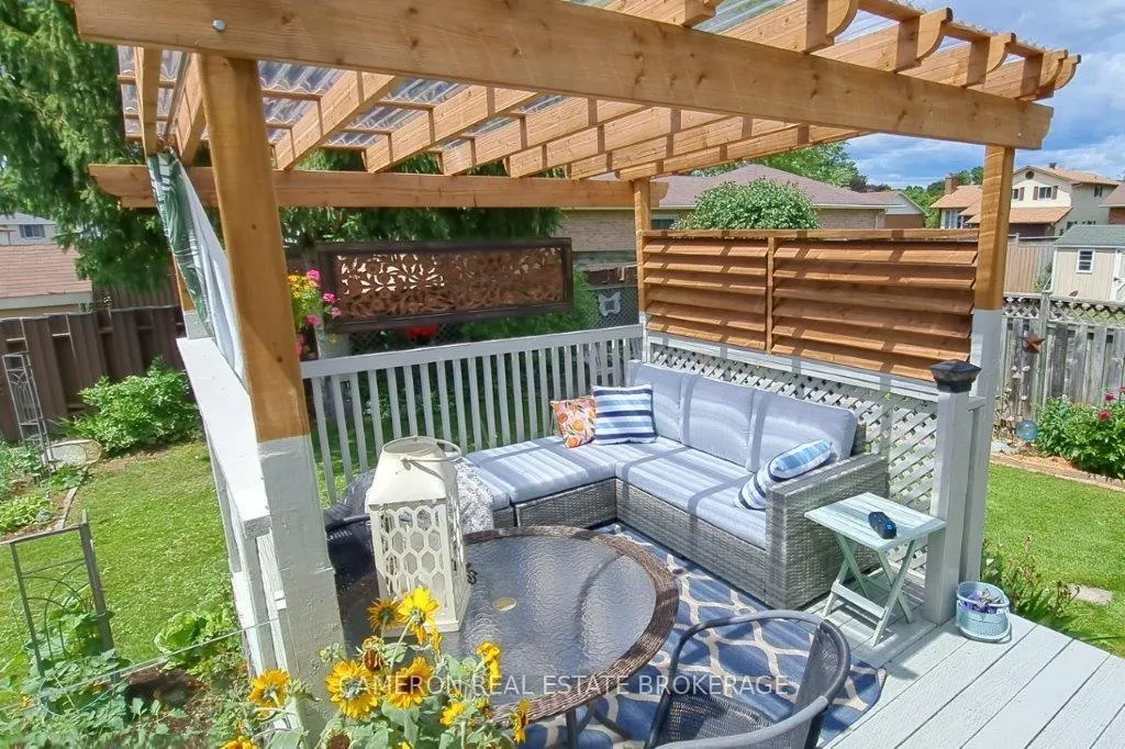 Photo 15 of 1343 Lancaster Crescent, Cornwall — HOMEH