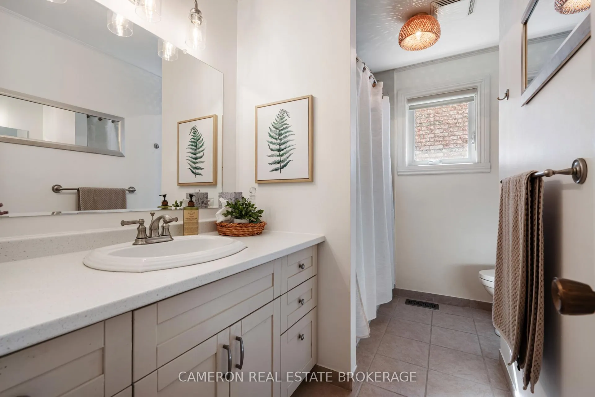 Photo 16 of 1343 Lancaster Crescent, Cornwall — HOMEH