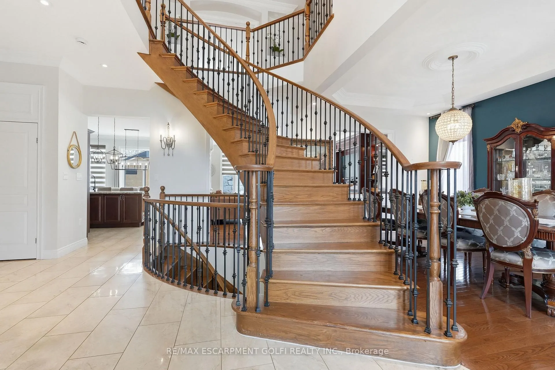 Photo 9 of 240 Cloverleaf Drive, Hamilton, Meadowlands — HOMEH