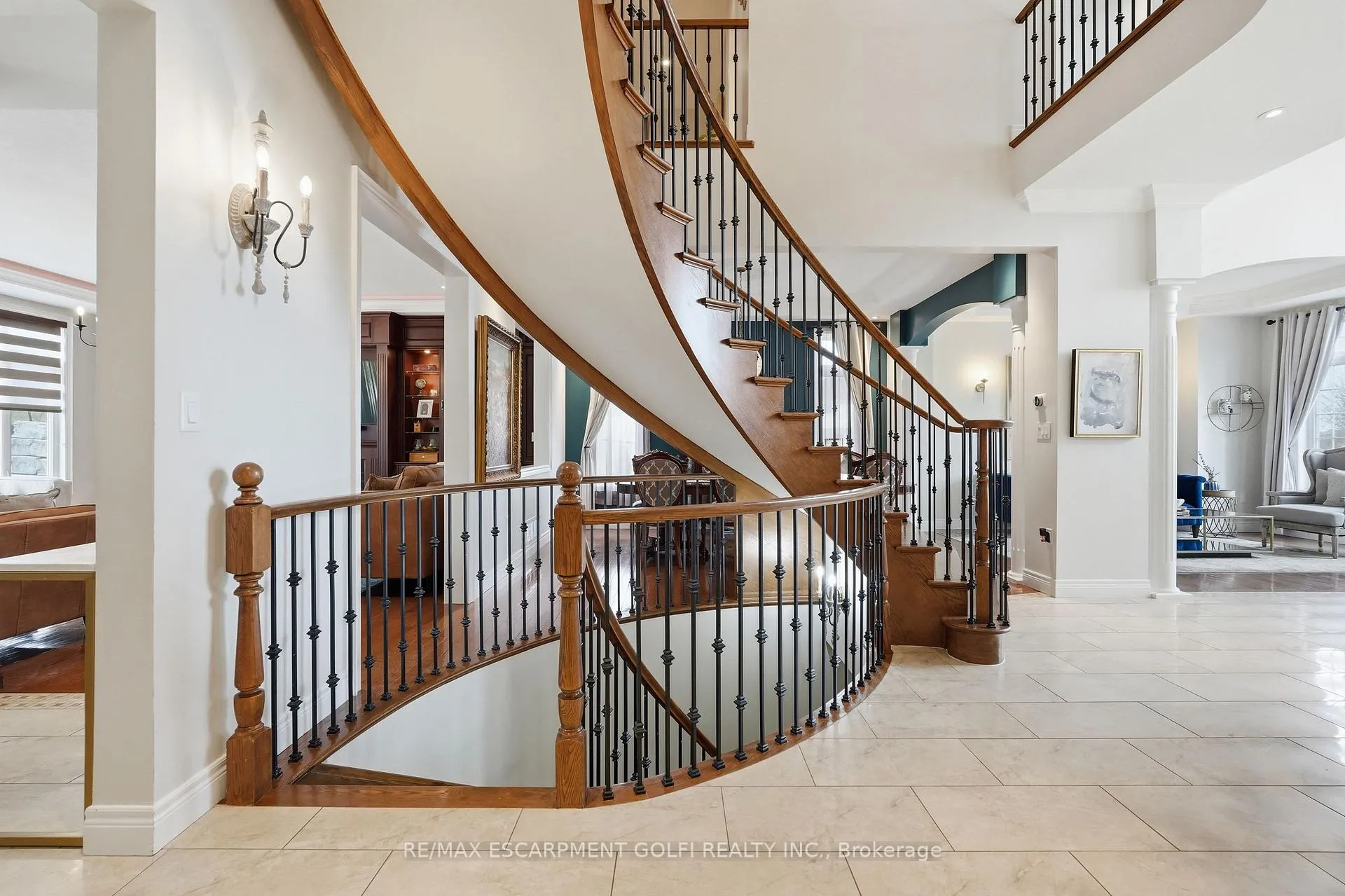 Photo 10 of 240 Cloverleaf Drive, Hamilton, Meadowlands — HOMEH
