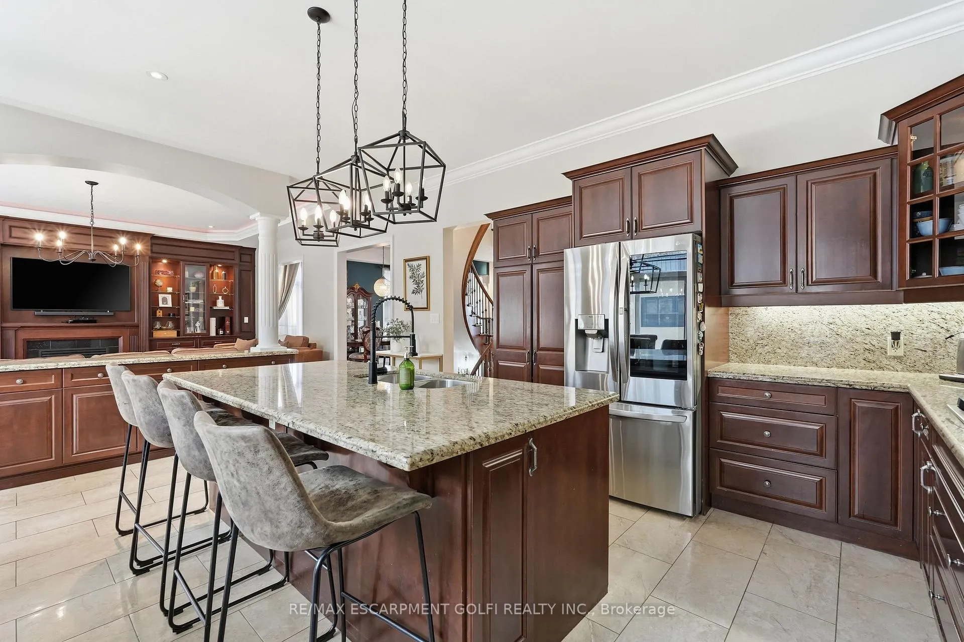 Photo 13 of 240 Cloverleaf Drive, Hamilton, Meadowlands — HOMEH