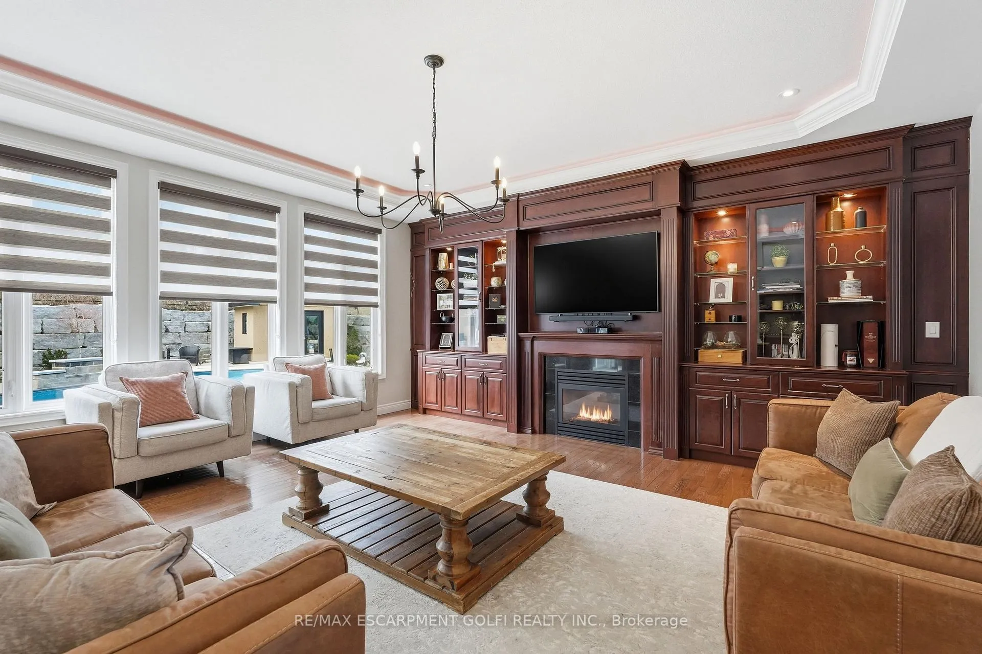 Photo 15 of 240 Cloverleaf Drive, Hamilton, Meadowlands — HOMEH