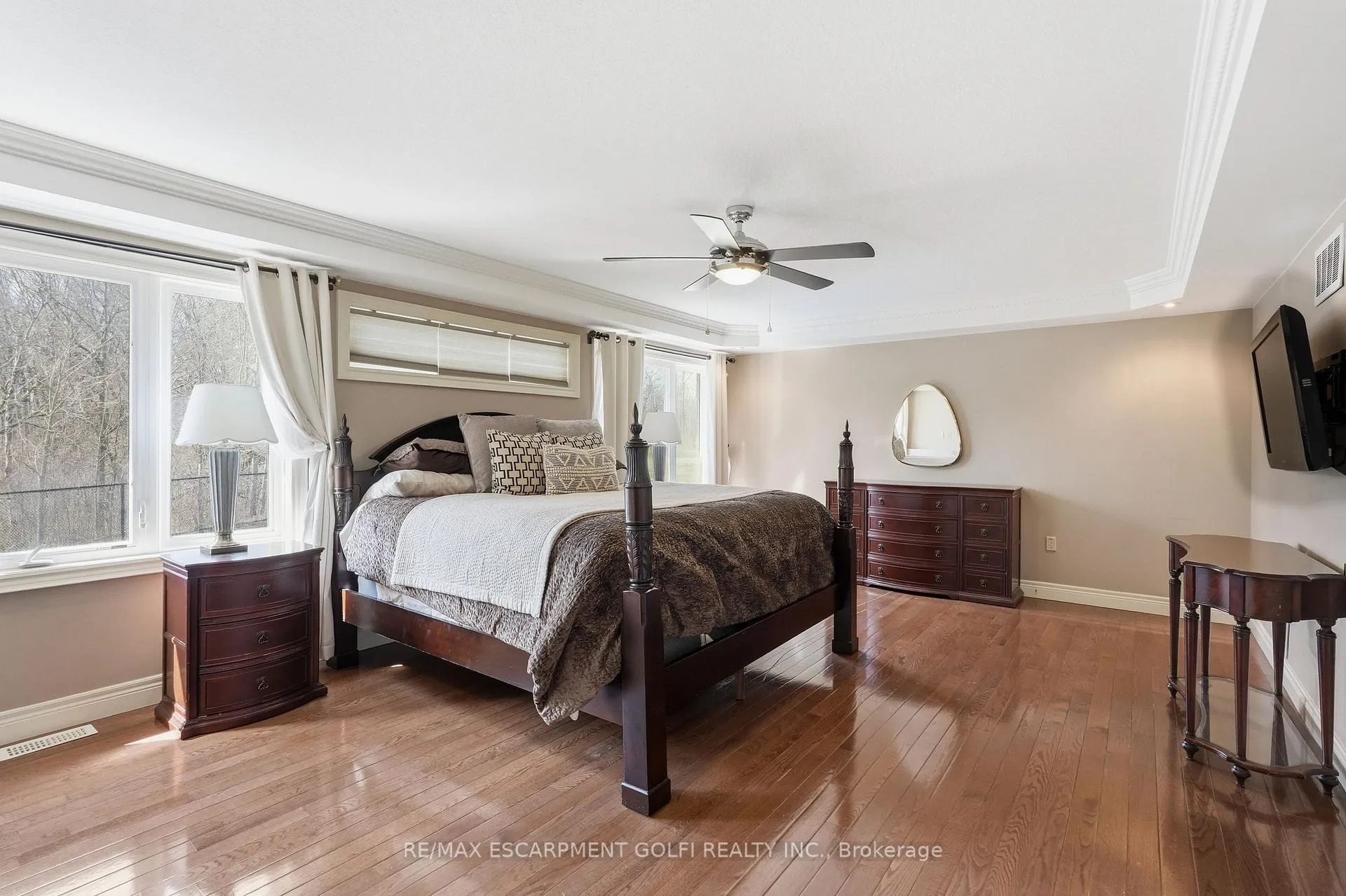 Photo 21 of 240 Cloverleaf Drive, Hamilton, Meadowlands — HOMEH