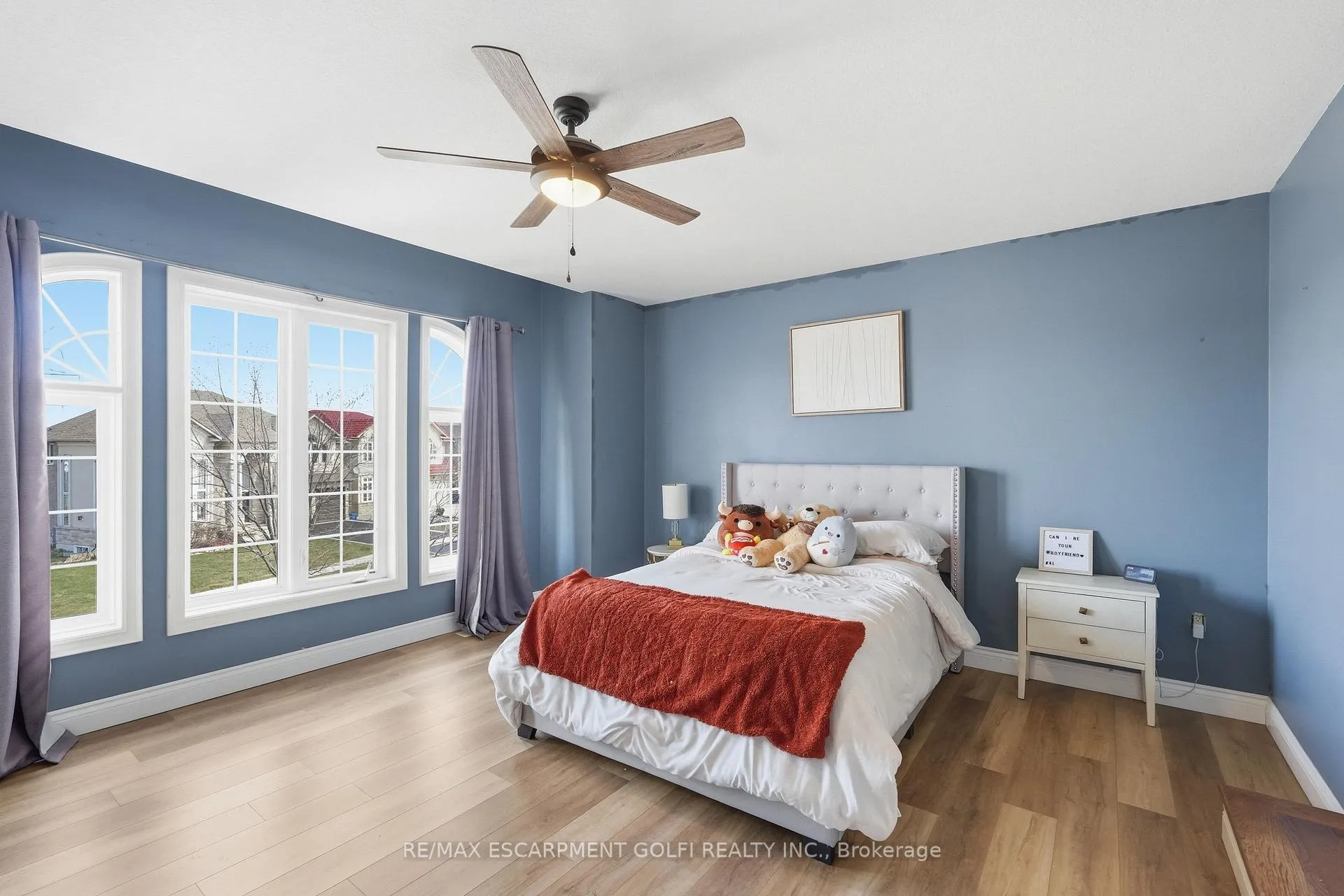 Photo 25 of 240 Cloverleaf Drive, Hamilton, Meadowlands — HOMEH