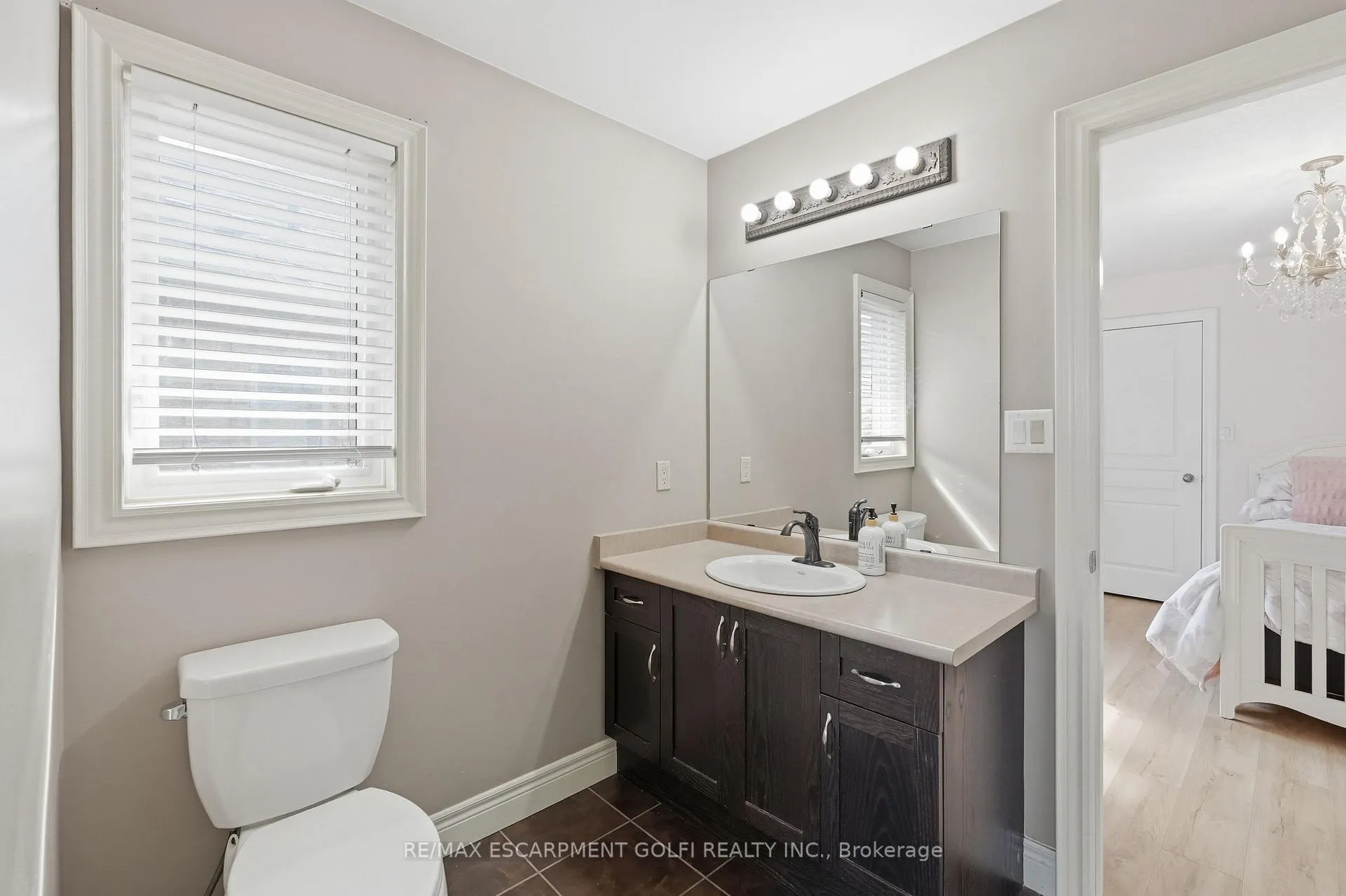 Photo 27 of 240 Cloverleaf Drive, Hamilton, Meadowlands — HOMEH
