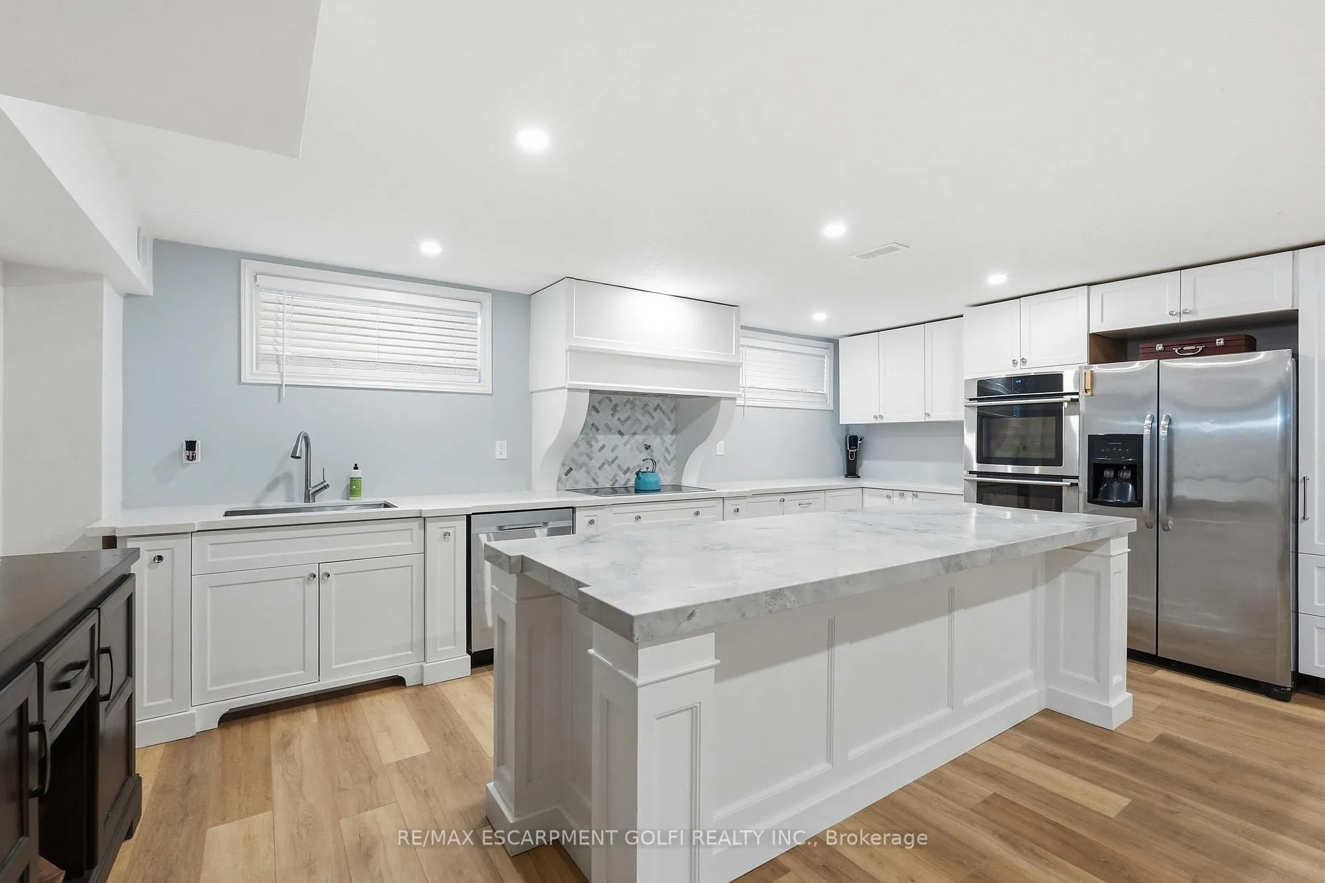Photo 38 of 240 Cloverleaf Drive, Hamilton, Meadowlands — HOMEH