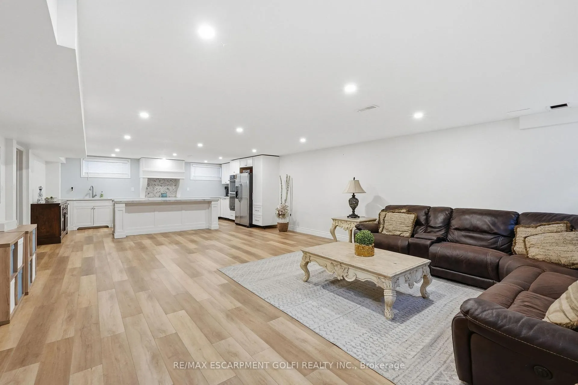 Photo 40 of 240 Cloverleaf Drive, Hamilton, Meadowlands — HOMEH